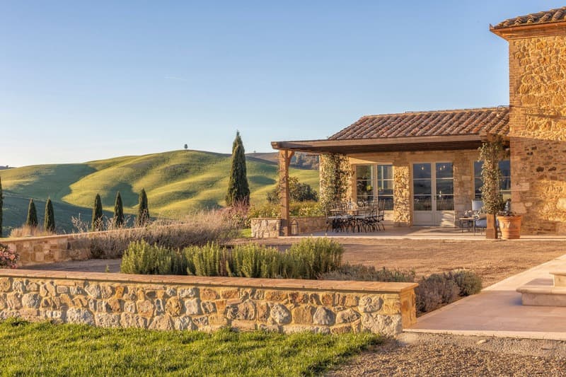 Val d’Orcia Villa — stone house below Pienza