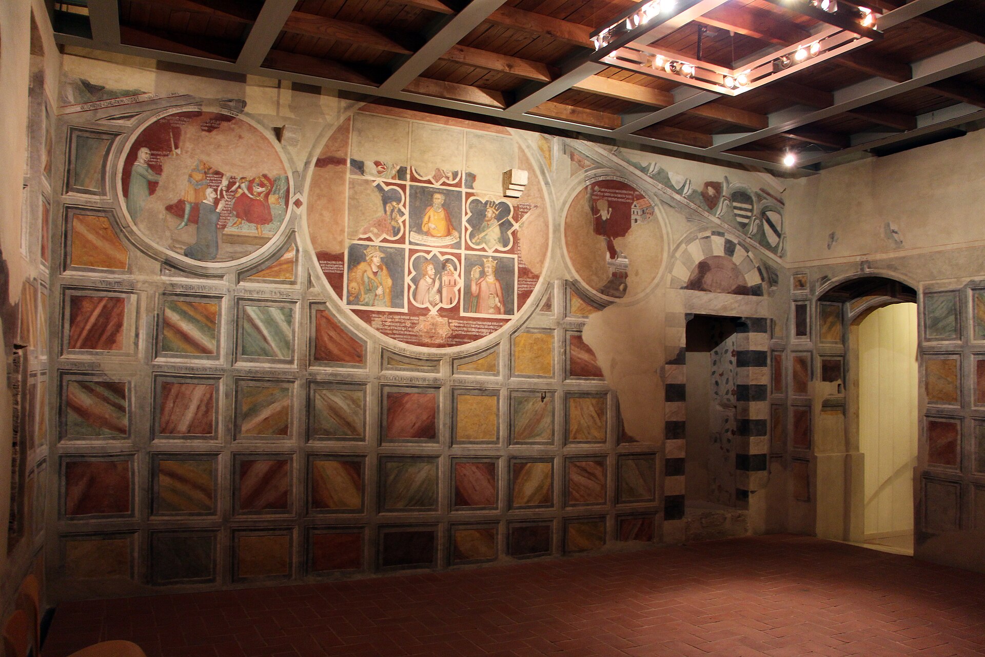 A frescoed room inside Palazzo Corboli in Asciano. Photo: Sailko, Wikimedia Commons, CC BY 3.0. A frescoed room inside Palazzo Corboli in Asciano. Photo: Sailko, Wikimedia Commons, CC BY 3.0.
